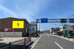 海南市船尾国道24号沿いの壁面広告枠の画像